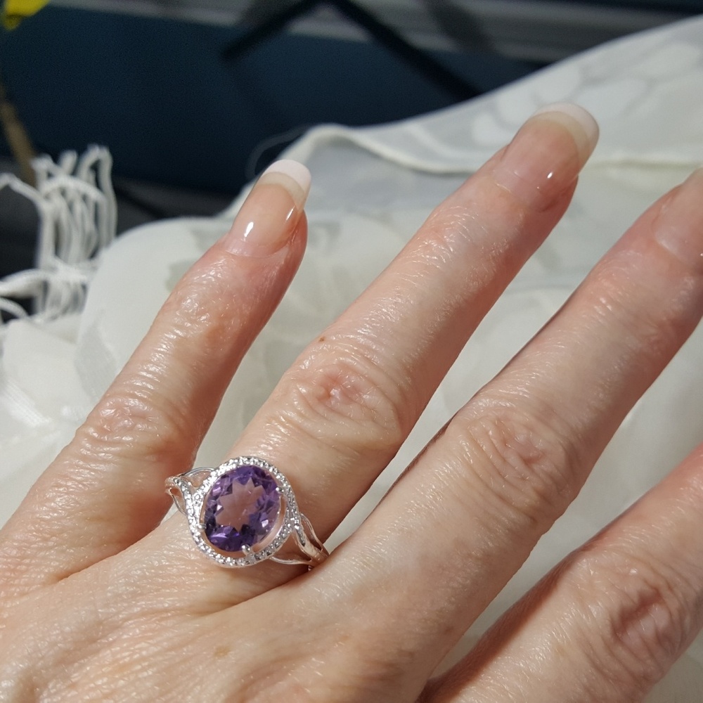 Pure Elegance in this Amethyst Oval - Picture 7 of 7